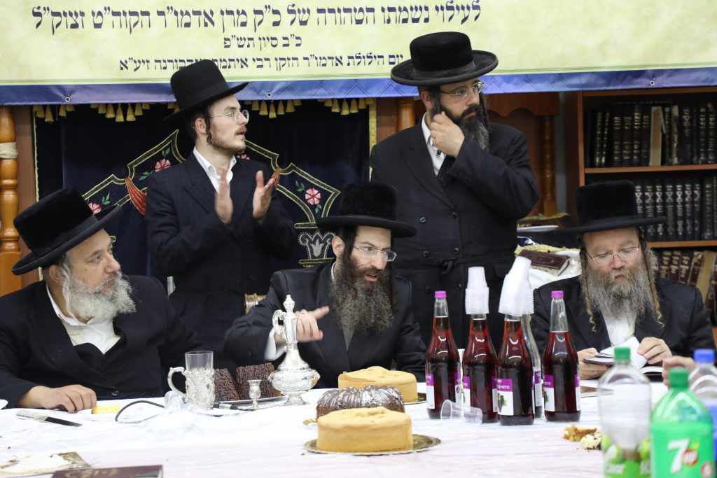 תיעוד: מעמד הקמת מצבה של כ"ק האדמו"ר מקליוולנד זצ"ל