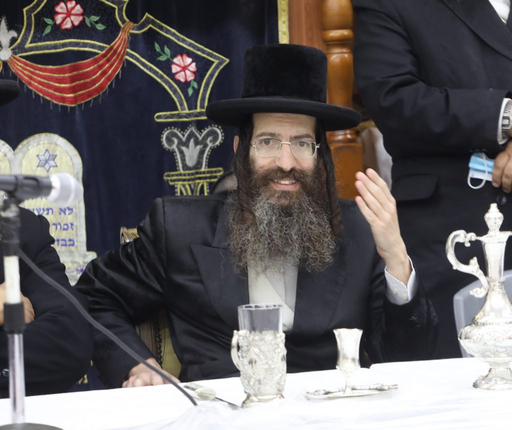 תיעוד: מעמד הקמת מצבה של כ"ק האדמו"ר מקליוולנד זצ"ל