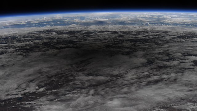 תיעוד מיוחד: ליקוי חמה מגובה 300 ק"מ מכדור הארץ