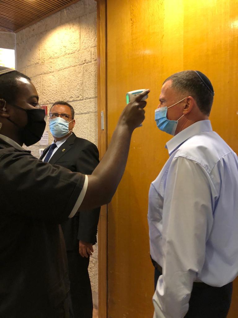 שר הבריאות בדרך לאזורים המוגבלים בביתר עילית ובית שמש שר הבריאות בדרך לאזורים המוגבלים בביתר עילית ובית שמש