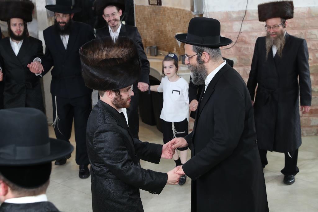 תיעוד: משב"ק האדמו"ר מקרעטשניף סיגעט התחתן במודיעין-עילית