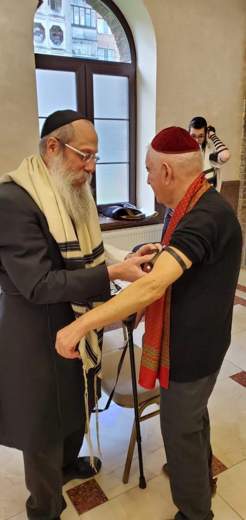 תיעוד: מערך של נתינה מבית ה'סטאנציע' בז'יטומיר תיעוד: מערך של נתינה מבית ה'סטאנציע' בז'יטומיר