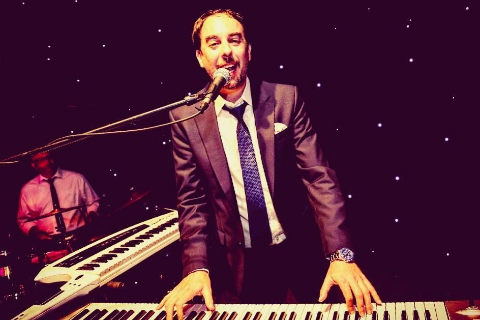 עמירן דביר בראיון מרתק ל'המחדש מיוזיק' - "השליחות שלי בעולם זה לשמח חתן וכלה"