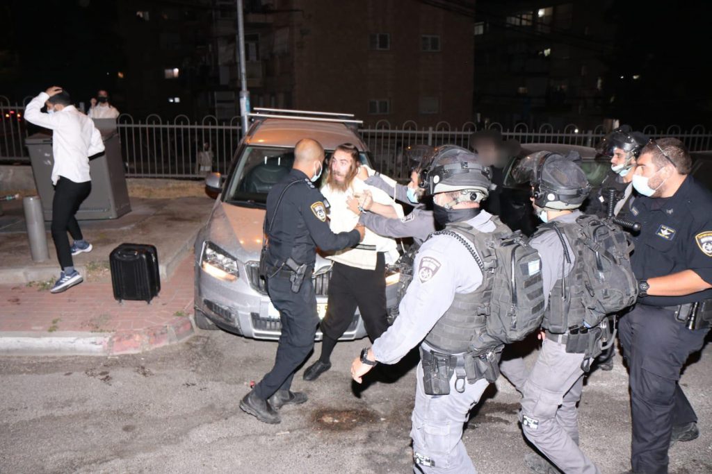 מהומה במאה שערים ושבטי ישראל בגלל דו"חות על אי עטיית מסכות •צפו