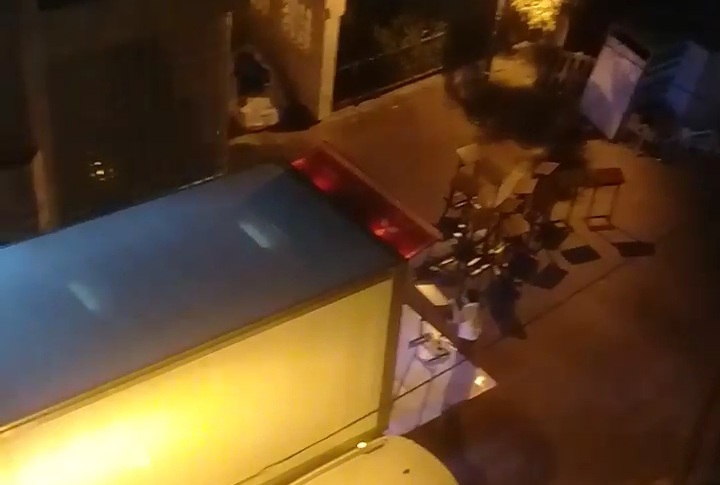 צפו: משאיות מפנות את ישיבת 'בית מתתיהו' למלון