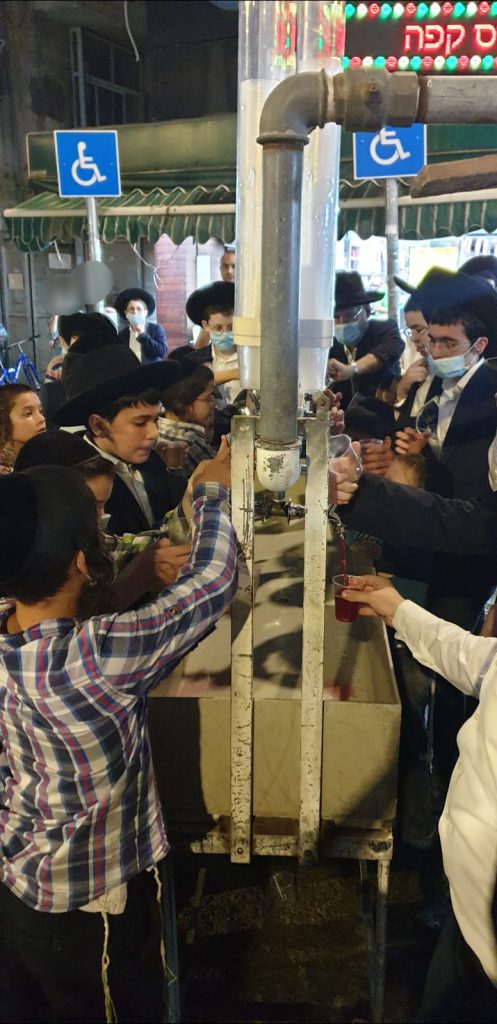 צפו: הבני ברקים שברו את הצום ב'איצקוביץ'