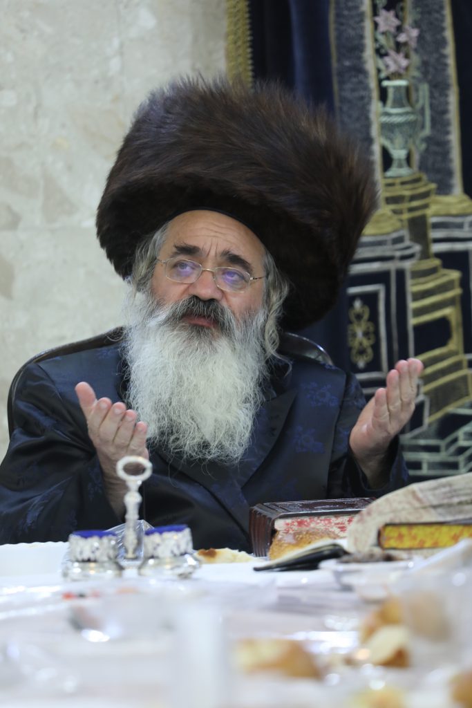 תיעוד: סעודת ההילולא בחצר הקודש לעלוב