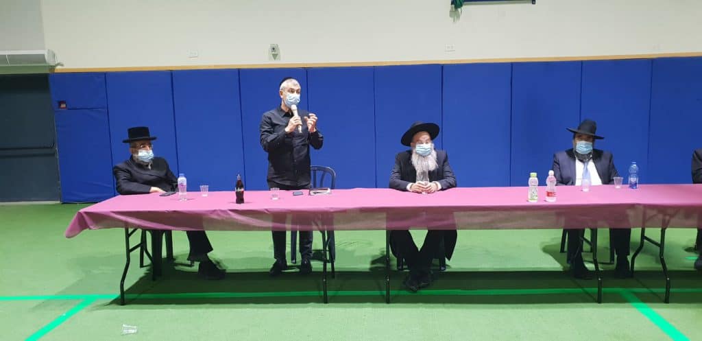 תיעוד: הרבנים פרצו בבכי ב'כינוס חירום' בעקבות התפשטות הנגיף בבני ברק