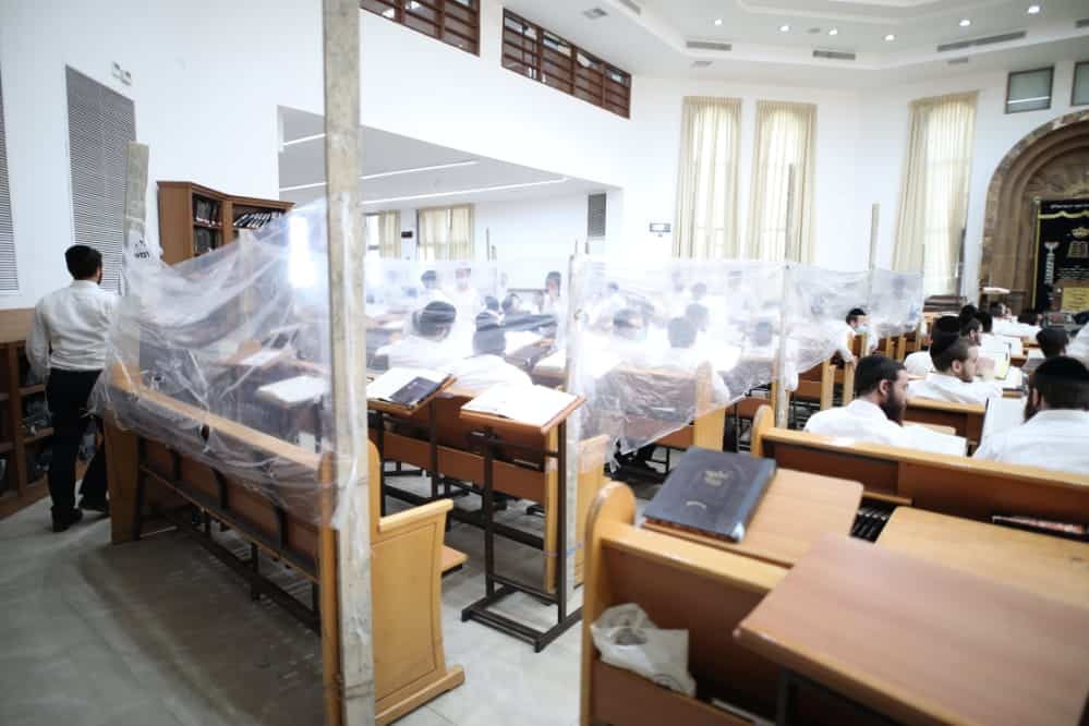 השיעור כללי של הגר"ד לנדא בהיכל ישיבת סלבודקא