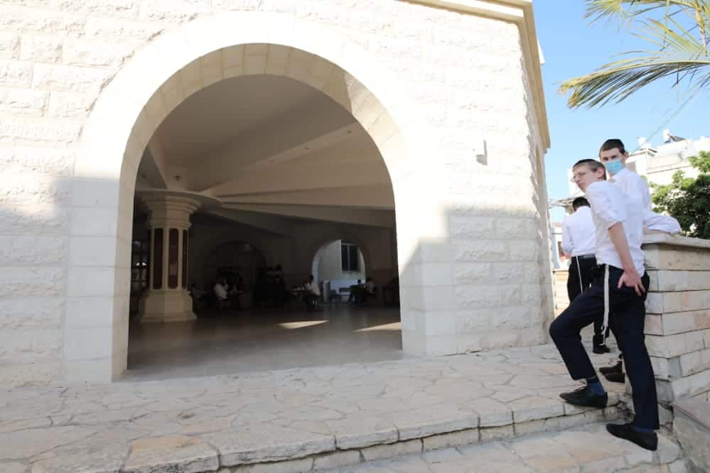 השיעור כללי של הגר"ד לנדא בהיכל ישיבת סלבודקא