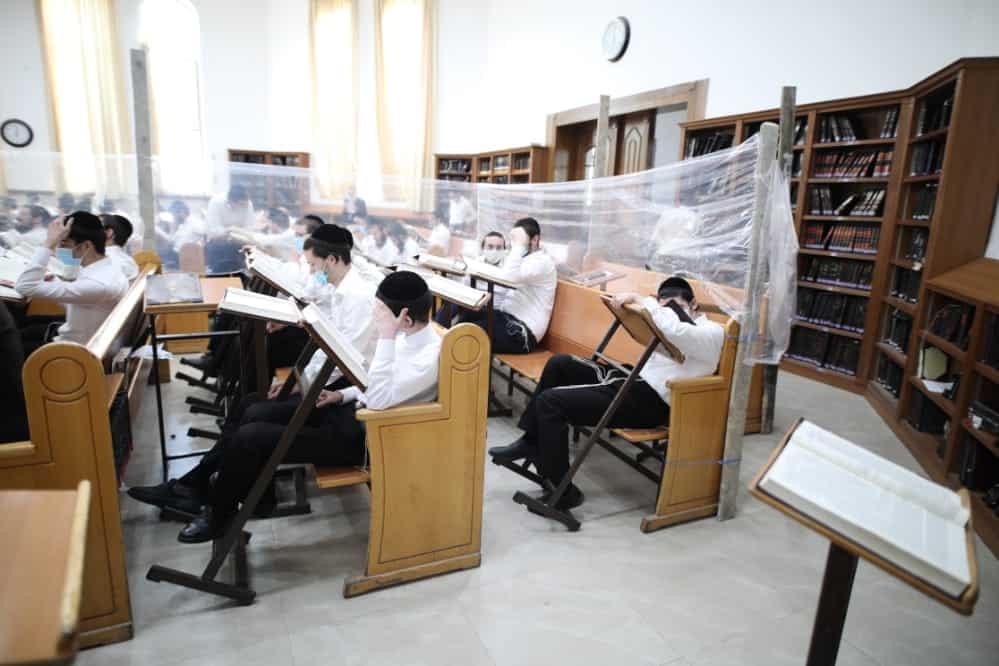 השיעור כללי של הגר"ד לנדא בהיכל ישיבת סלבודקא