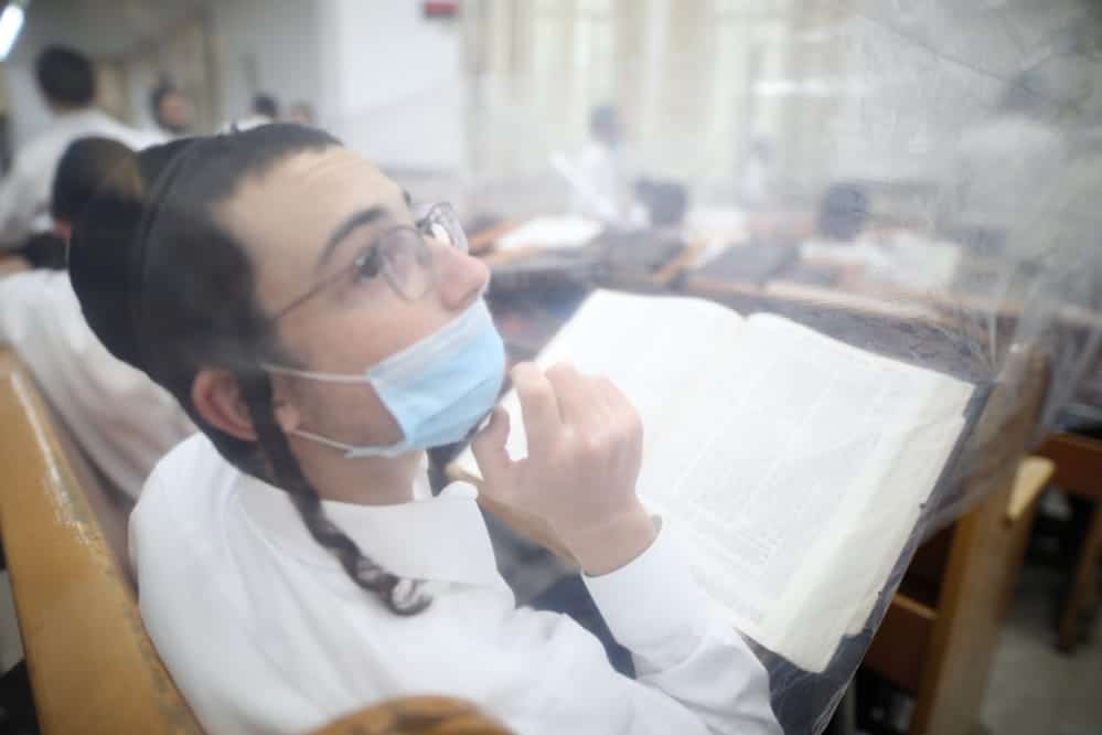 השיעור כללי של הגר"ד לנדא בהיכל ישיבת סלבודקא