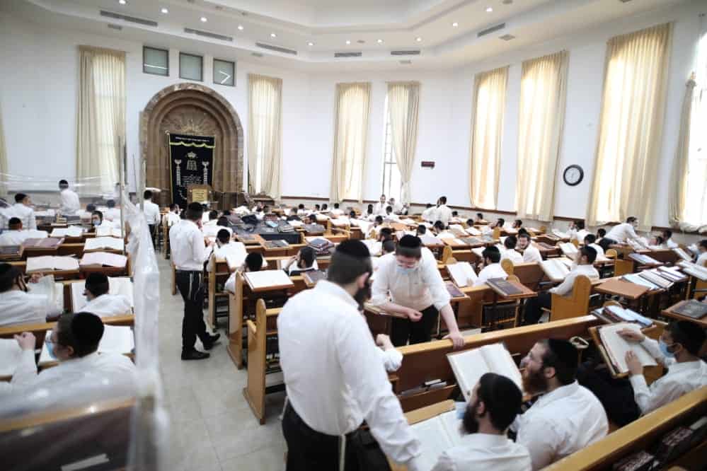 השיעור כללי של הגר"ד לנדא בהיכל ישיבת סלבודקא