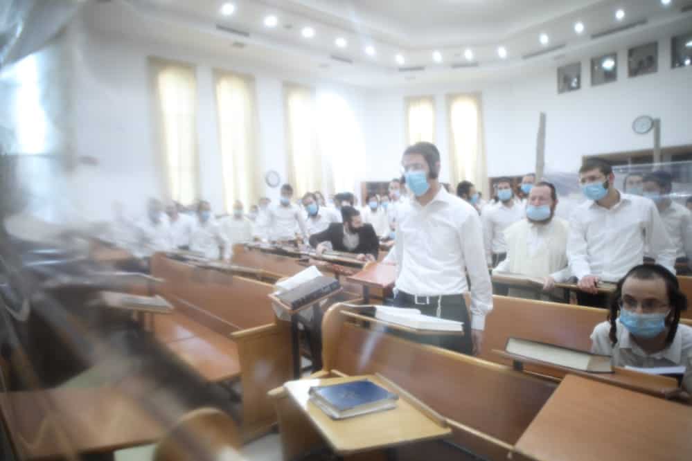 השיעור כללי של הגר"ד לנדא בהיכל ישיבת סלבודקא