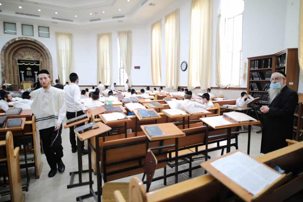 השיעור כללי של הגר"ד לנדא בהיכל ישיבת סלבודקא