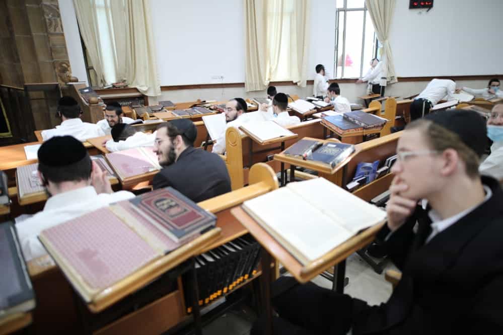 השיעור כללי של הגר"ד לנדא בהיכל ישיבת סלבודקא