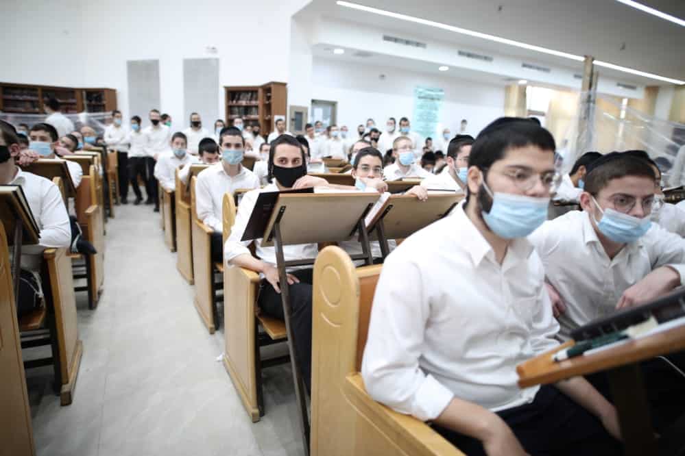 השיעור כללי של הגר"ד לנדא בהיכל ישיבת סלבודקא