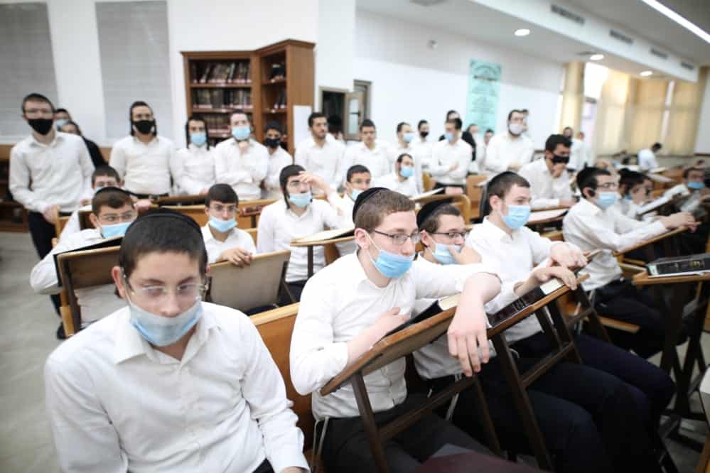 השיעור כללי של הגר"ד לנדא בהיכל ישיבת סלבודקא