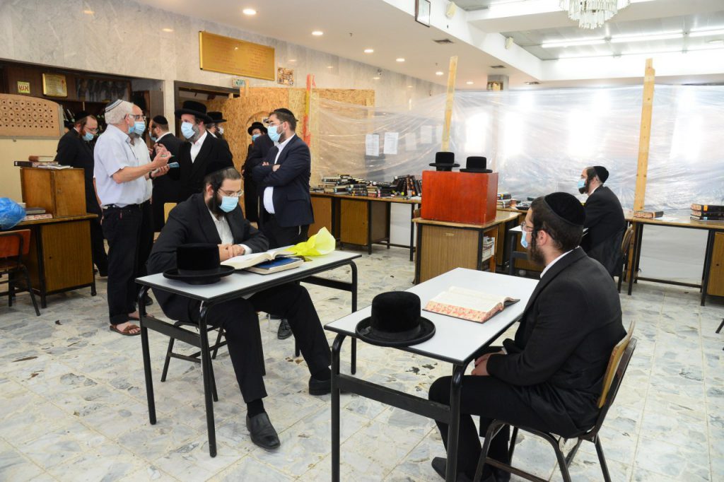 פקחים מטעם בית הדין לעניני קורונה הגיעו לפקח במוסדות