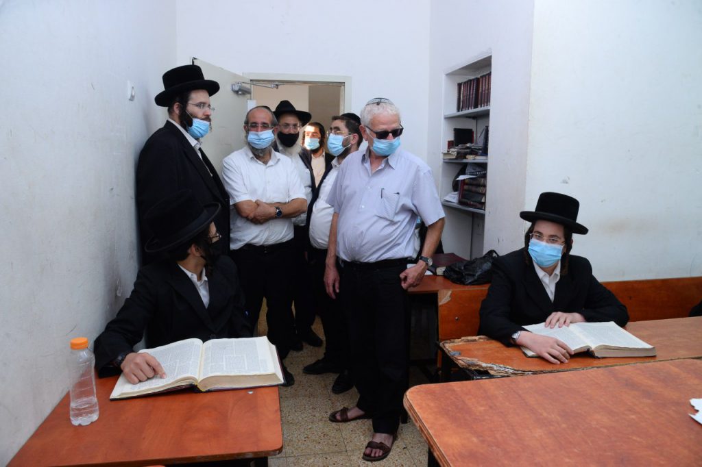 פקחים מטעם בית הדין לעניני קורונה הגיעו לפקח במוסדות