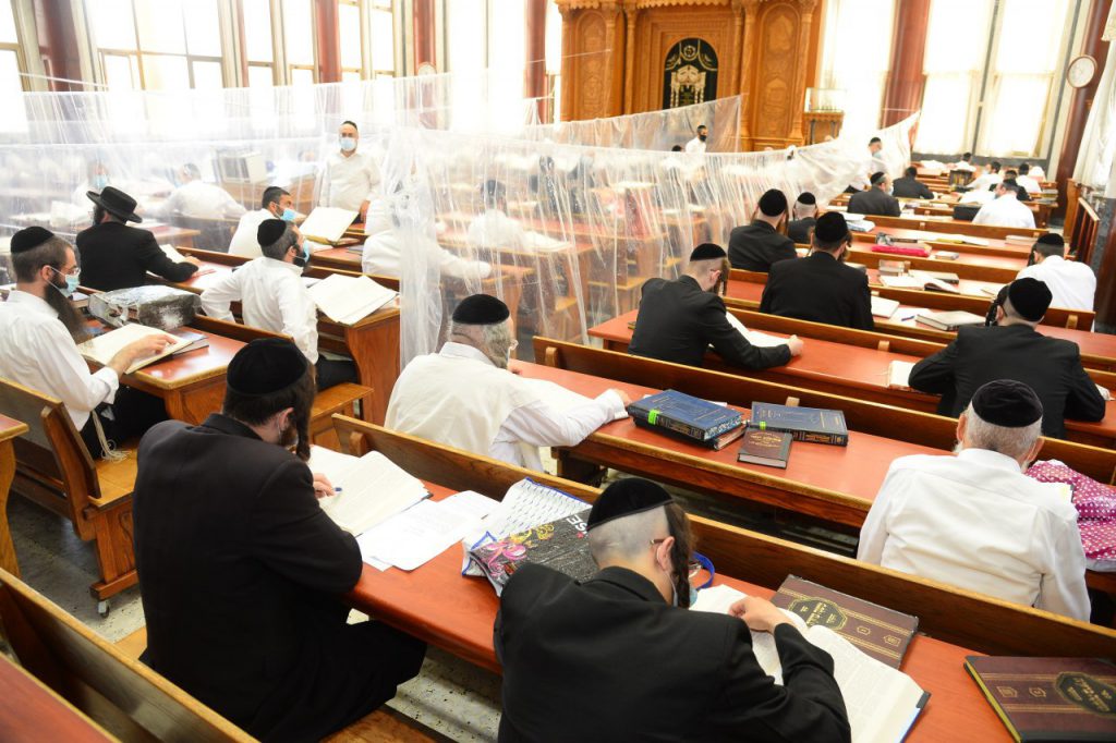 צפו בגלריה: במוסדות התורה בבני ברק שומרים על ההנחיות