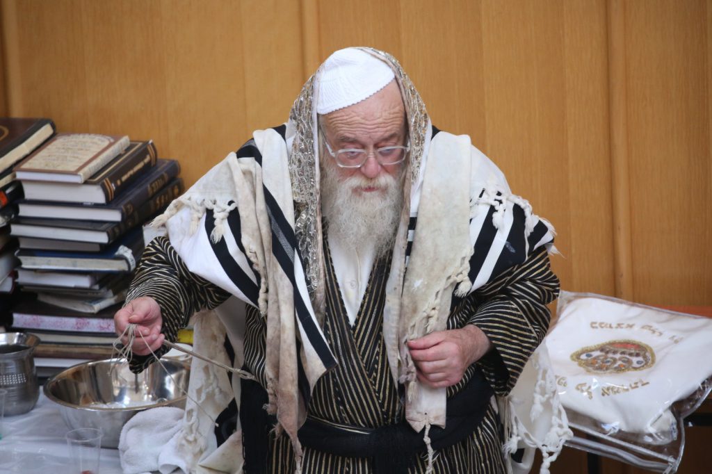 תיעוד: הרבי מתולדות אהרן בברכת כהנים וברית בצפת