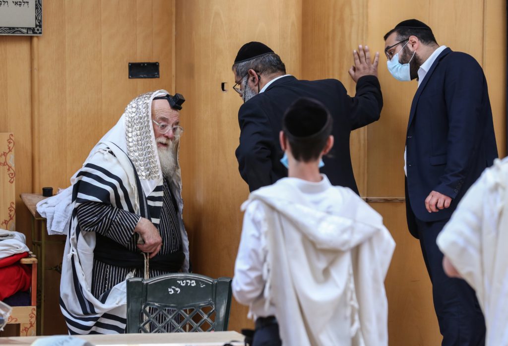 תיעוד: הרבי מתולדות אהרן בברכת כהנים וברית בצפת