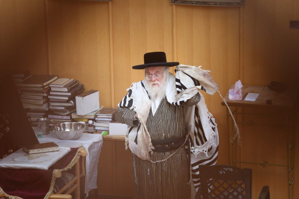 תיעוד: הרבי מתולדות אהרן בברכת כהנים וברית בצפת