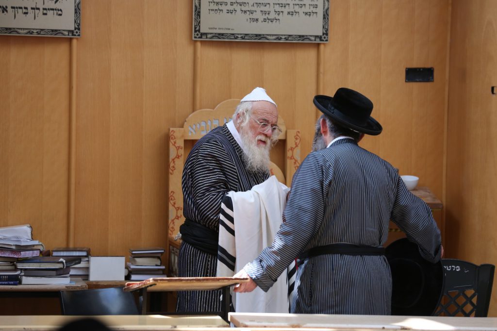 תיעוד: הרבי מתולדות אהרן בברכת כהנים וברית בצפת