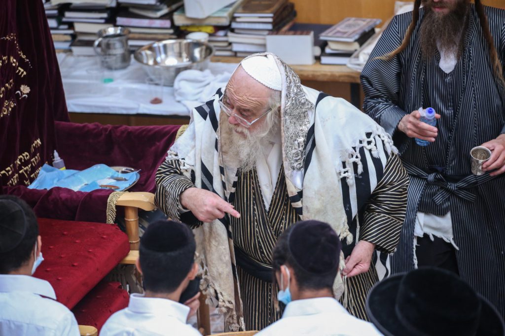 תיעוד: הרבי מתולדות אהרן בברכת כהנים וברית בצפת