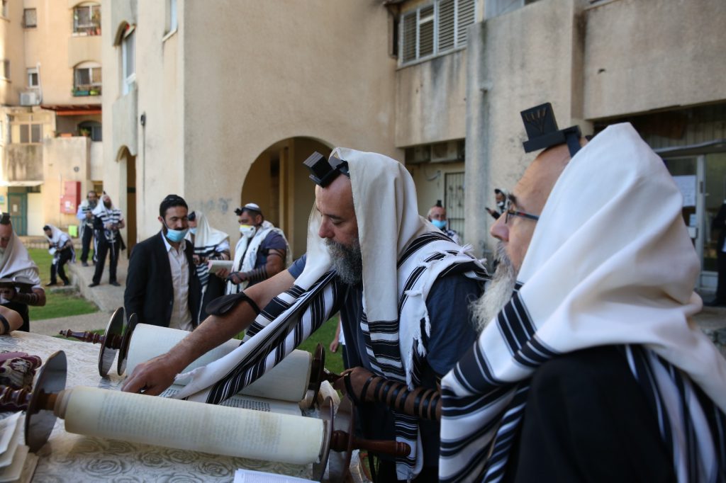 בצפת חזרו למנייני החצרות • צפו בתיעוד מיוחד