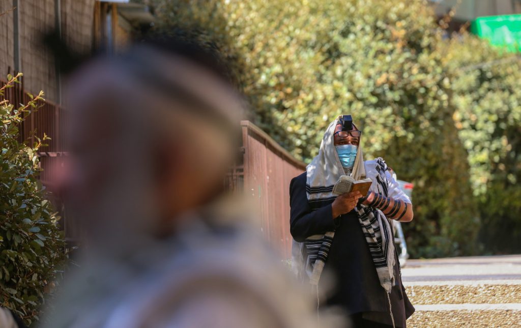 בצפת חזרו למנייני החצרות • צפו בתיעוד מיוחד