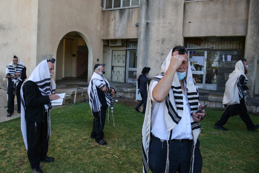 בצפת חזרו למנייני החצרות • צפו בתיעוד מיוחד