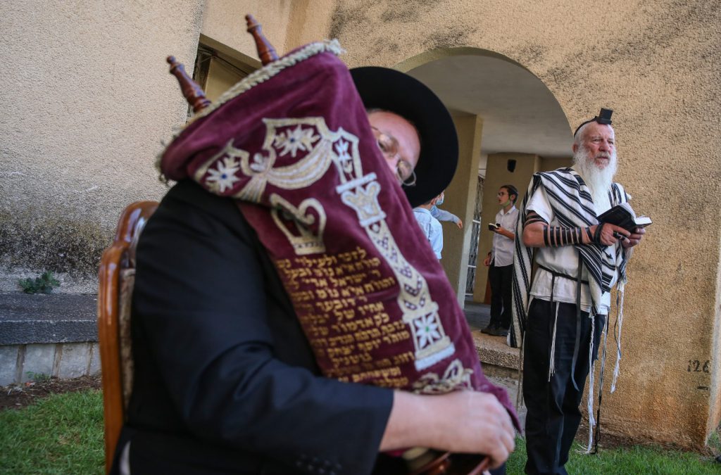 בצפת חזרו למנייני החצרות • צפו בתיעוד מיוחד