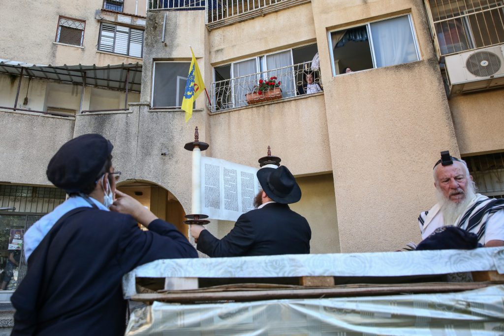 בצפת חזרו למנייני החצרות • צפו בתיעוד מיוחד