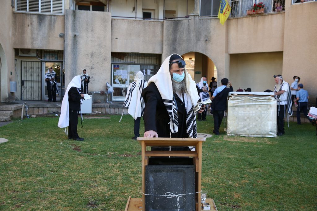 בצפת חזרו למנייני החצרות • צפו בתיעוד מיוחד