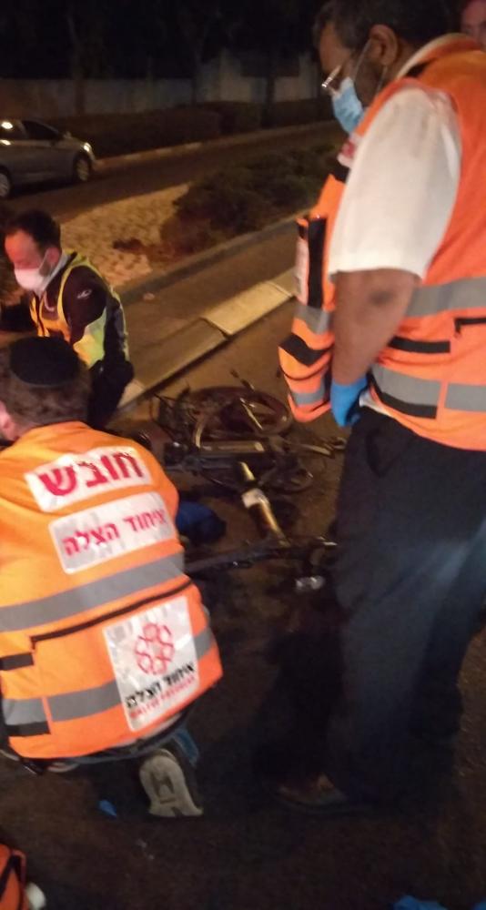 כבן 35 שרכב על אופניים חשמליים נפצע בינוני בתאונה ברחוב אלטלנה באשדוד