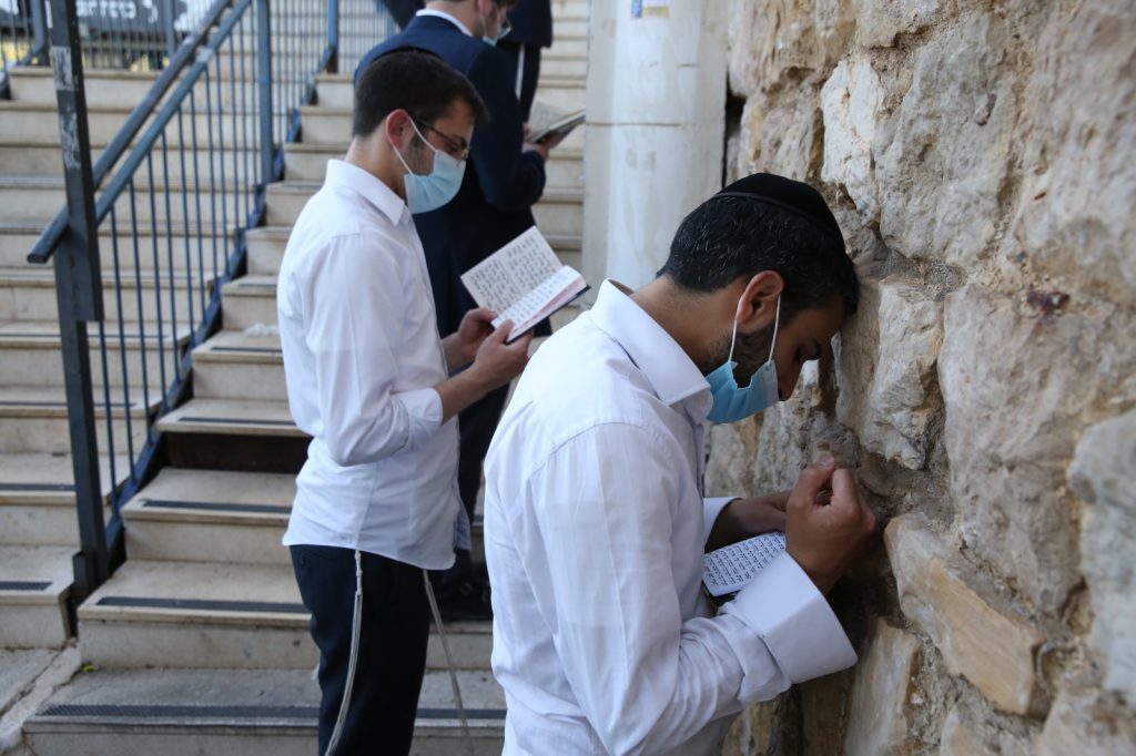 ערב ראש חודש אב במירון תחת ההגבלות • תיעוד