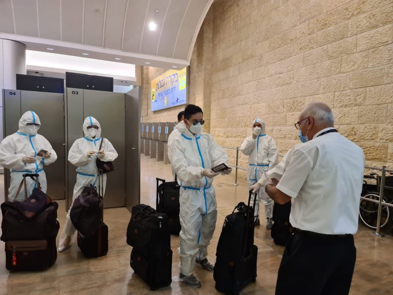 יותר מ-80 עובדים סיניים מקצועיים נחתו בישראל