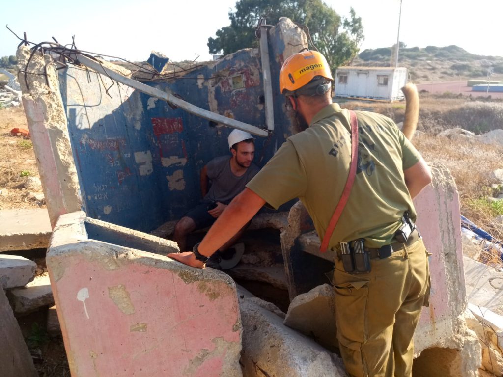 תיעוד: רעידת אדמה בישראל בצל הקורונה, יחידת הכלבנים בתרגיל