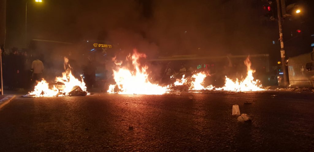 צפו: הקנאים יצאו להפגין שוב הערב