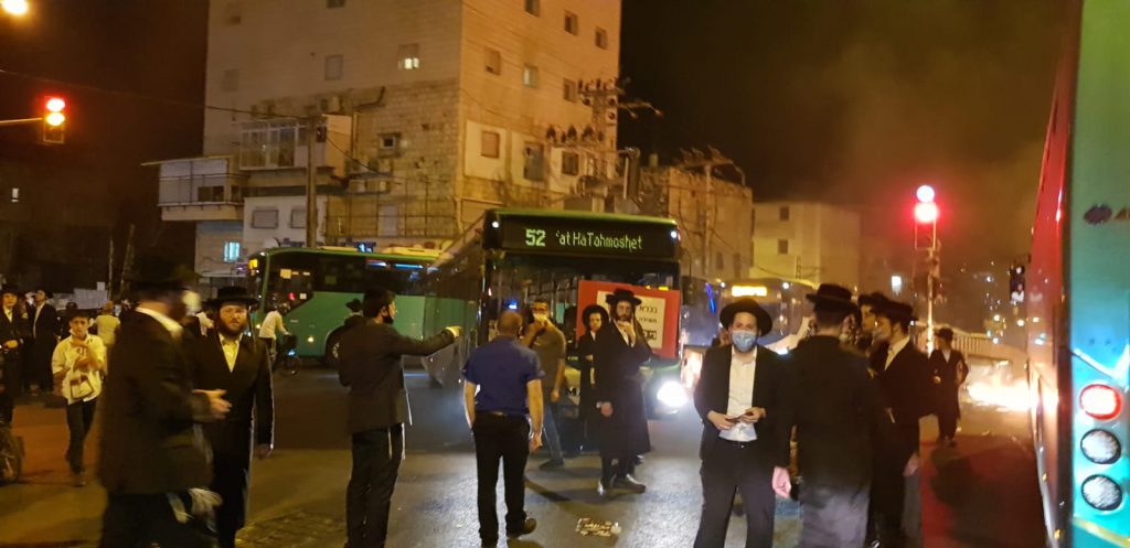 צפו: הקנאים יצאו להפגין שוב הערב