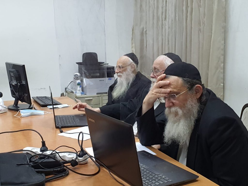 בית הדין לעניני קורונה בבני ברק התכנס לקראת עונת החתונות • צפו