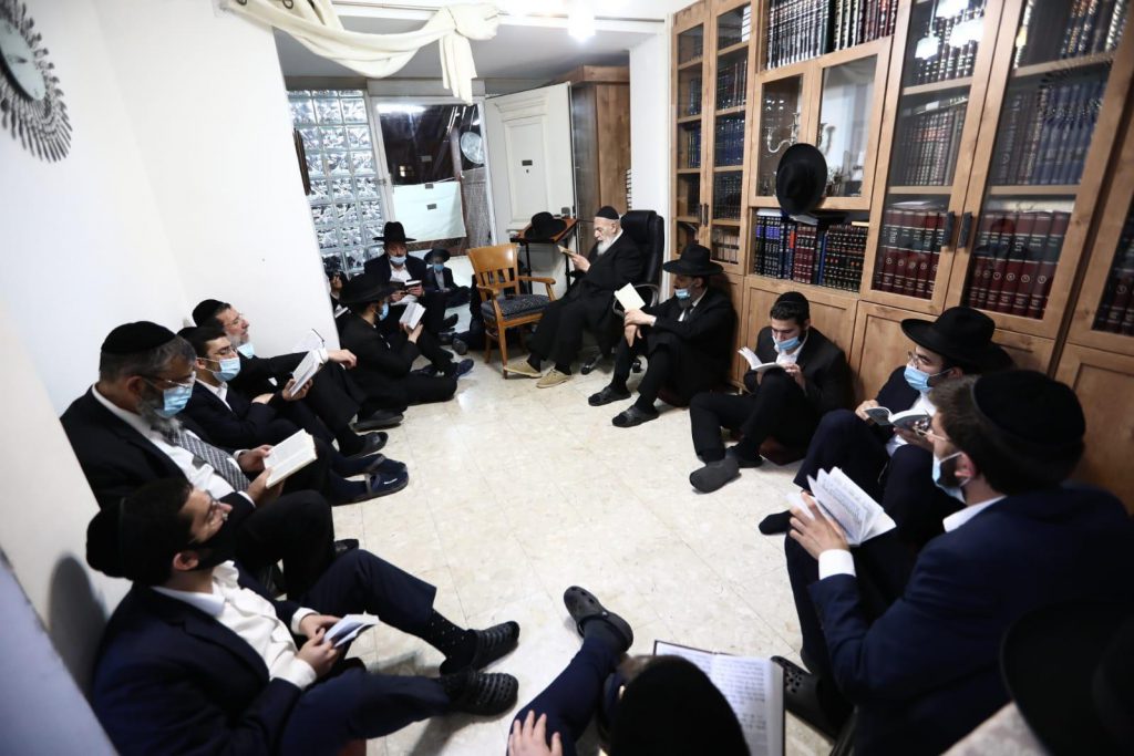 כֹּהֲנֶיהָ נֶאֱנָחִים • הגר"ש כהן בבכי ונהי על חורבן בית המקדש • צפו