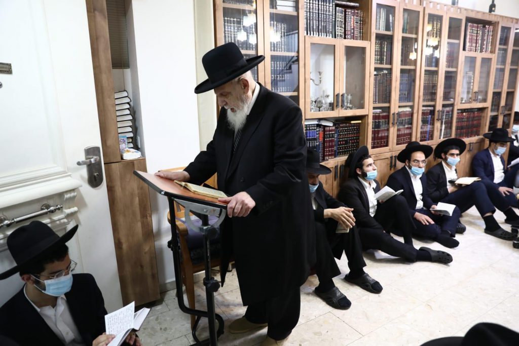 כֹּהֲנֶיהָ נֶאֱנָחִים • הגר"ש כהן בבכי ונהי על חורבן בית המקדש • צפו