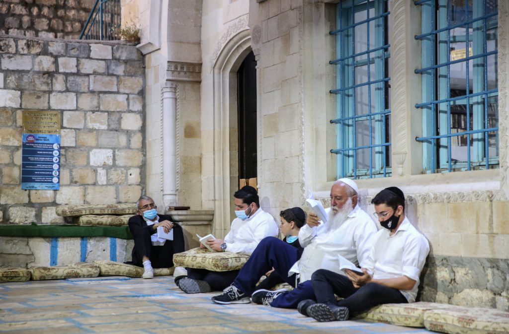 תיעוד: הקינות בבית הכנסת אבוהב בעיר העתיקה