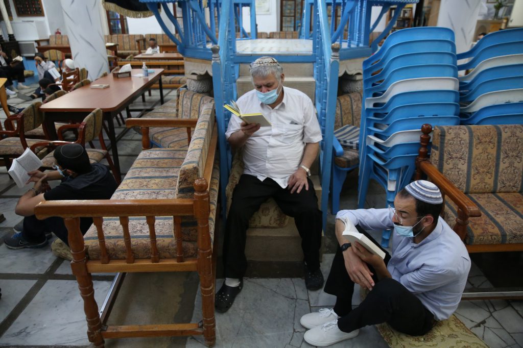 תיעוד: הקינות בבית הכנסת אבוהב בעיר העתיקה