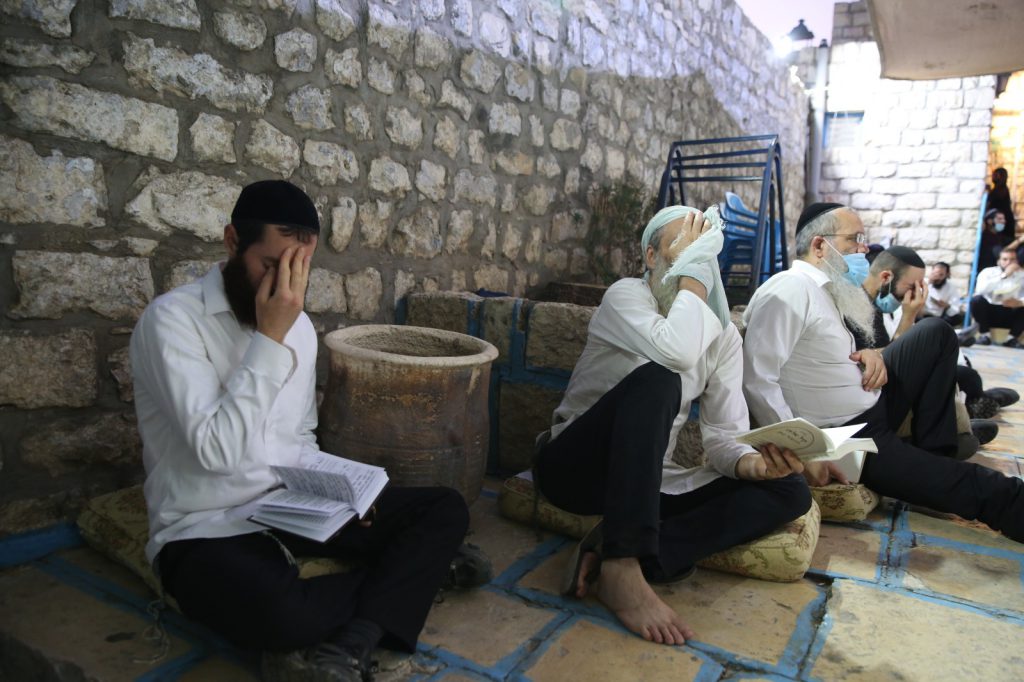 תיעוד: הקינות בבית הכנסת אבוהב בעיר העתיקה