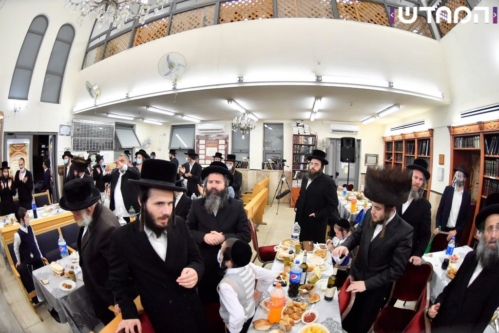 וּמִשֶּׁפַע מִצְוַת תְּפִלִּין שמחת הבר מצווה בחצר הקודש אשלג