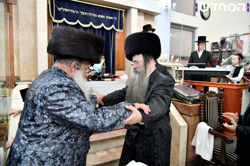 וּמִשֶּׁפַע מִצְוַת תְּפִלִּין שמחת הבר מצווה בחצר הקודש אשלג